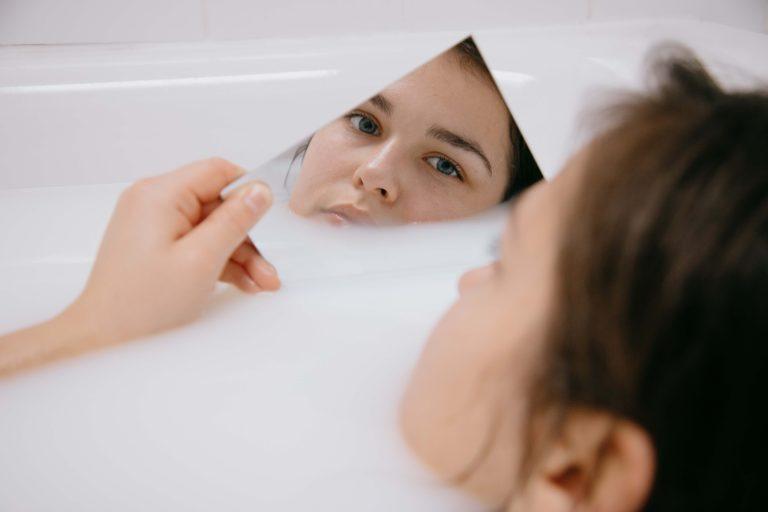 Best Face Washes For Dry Skin In Winter