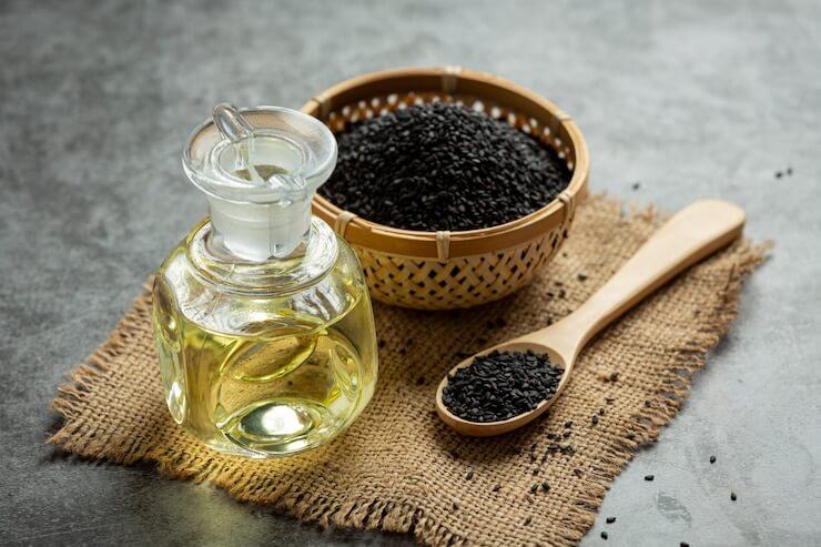 Know the Benefits of Black Seed Oil for Hair & How to Use it