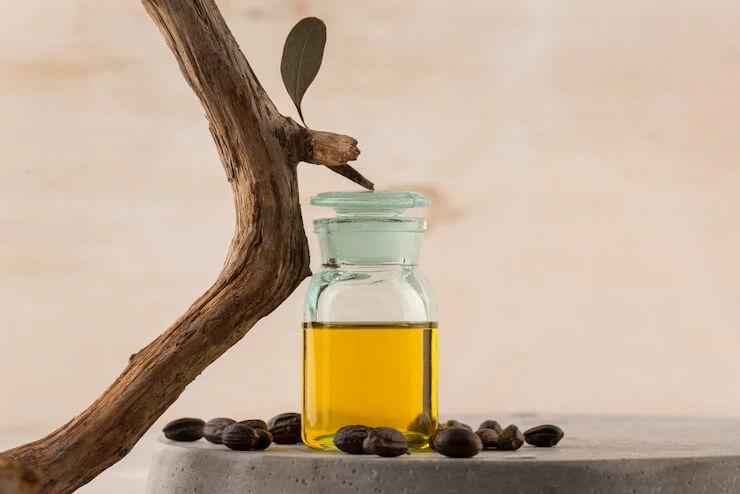 How to Use Jojoba Oil for Hair Growth & its Benefits